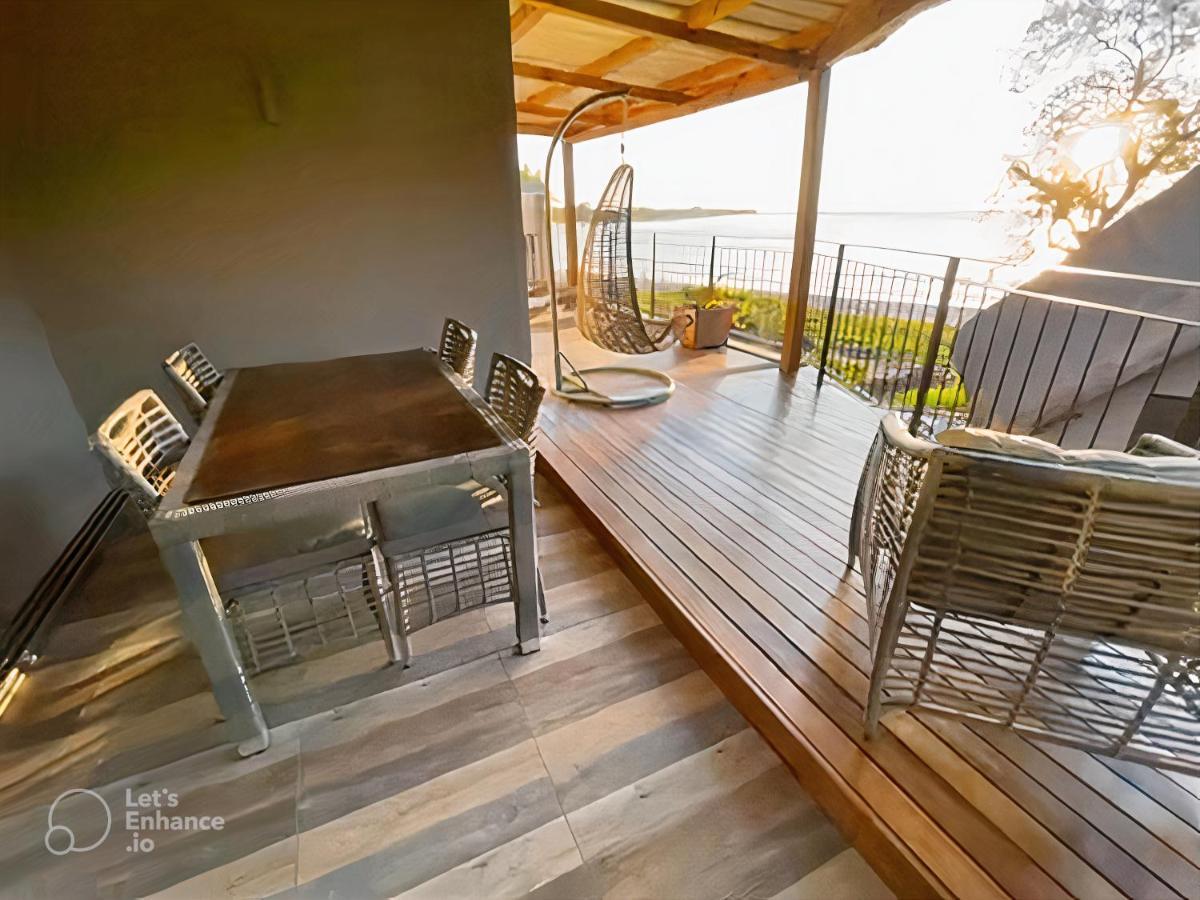 Beachfront Villa By M&H Тамарин Екстериор снимка